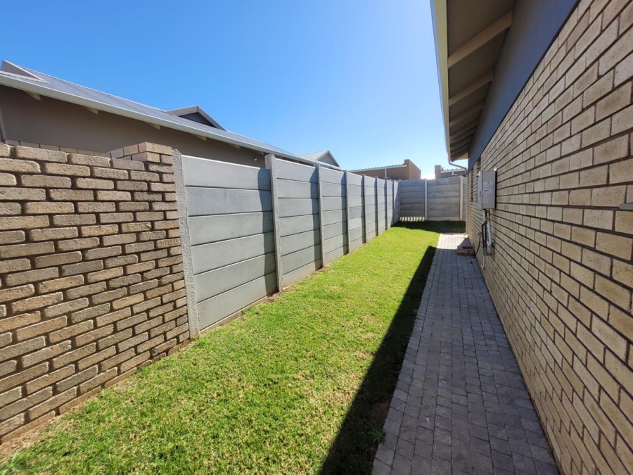 3 Bedroom Property for Sale in Mooikloof Country Estate Western Cape